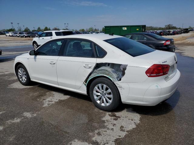 1VWAS7A33EC104484 - 2014 VOLKSWAGEN PASSAT S WHITE photo 2