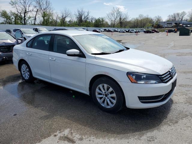 1VWAS7A33EC104484 - 2014 VOLKSWAGEN PASSAT S WHITE photo 4