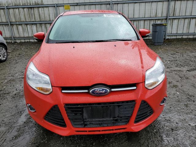 1FADP3K2XEL382840 - 2014 FORD FOCUS SE RED photo 5