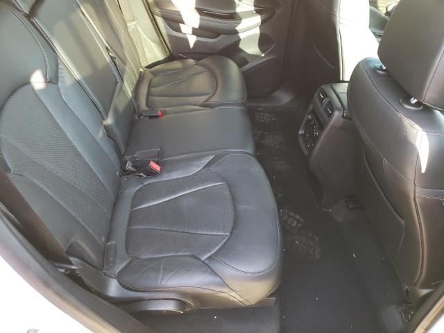 LRBFX1SA8JD083543 - 2018 BUICK ENVISION ESSENCE WHITE photo 11