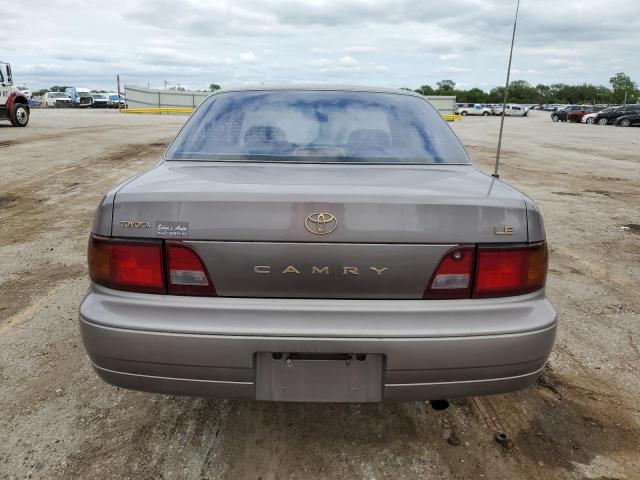 4T1BG12K8TU762056 - 1996 TOYOTA CAMRY DX GRAY photo 6