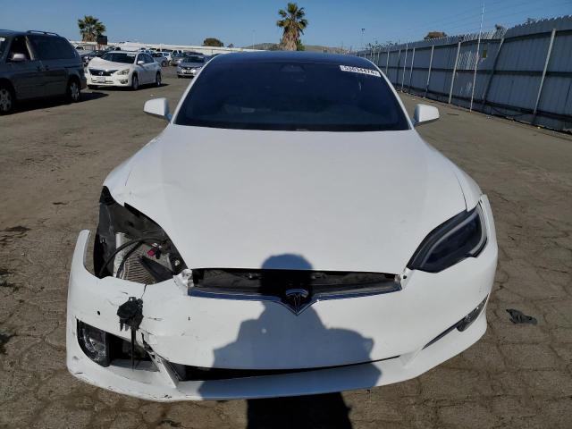 5YJSA1E24JF281812 - 2018 TESLA MODEL S თეთრი ფოტო 5
