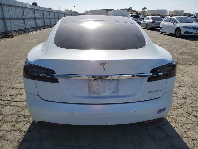 5YJSA1E24JF281812 - 2018 TESLA MODEL S თეთრი ფოტო 6