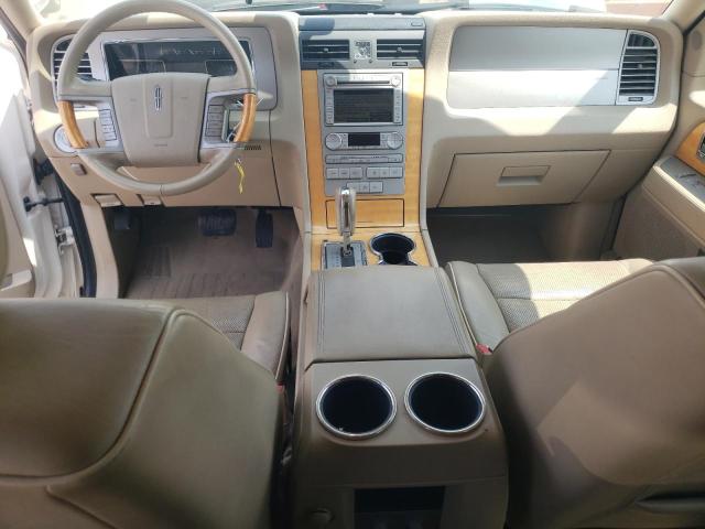 5LMFU28517LJ19719 - 2007 LINCOLN NAVIGATOR 白色 照片 8