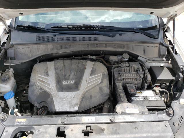 KM8SM4HF9HU184352 - 2017 HYUNDAI SANTA FE SE WHITE photo 11