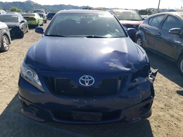 4T1BF3EK5AU573680 - 2010 TOYOTA CAMRY BASE BLUE photo 5