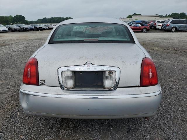 1LNHM81WX1Y733793 - 2001 LINCOLN TOWN CAR EXECUTIVE SILVER photo 6