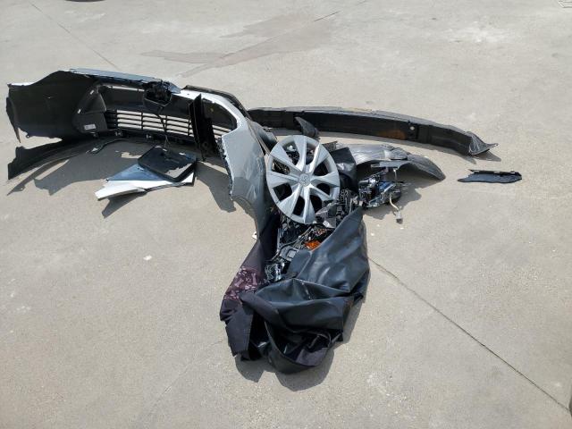 5YFBURHE4KP907716 - 2019 TOYOTA COROLLA L SILVER photo 12