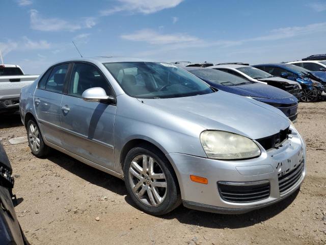 3VWHG71KX7M110663 - 2007 VOLKSWAGEN JETTA 2.5 SILVER photo 4