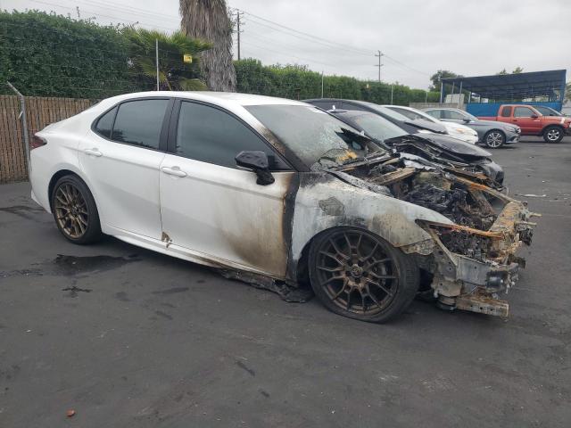 4T1T11AK5RU259794 - 2024 TOYOTA CAMRY SE NIGHT SHADE WHITE photo 4