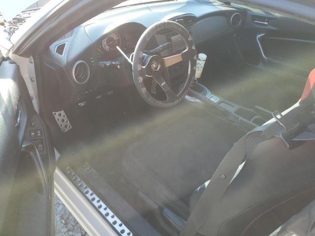 JF1ZNAA10F9703212 - 2015 TOYOTA SCION FR-S WHITE photo 8