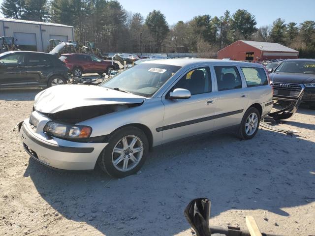 2002 VOLVO V70, 