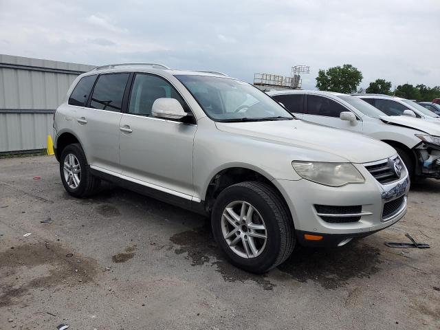 WVGBE77L68D031112 - 2008 VOLKSWAGEN TOUAREG 2 V6 SILVER photo 4