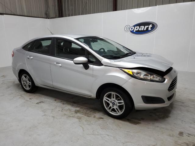 3FADP4BJ0JM131668 - 2018 FORD FIESTA SE SILVER photo 4