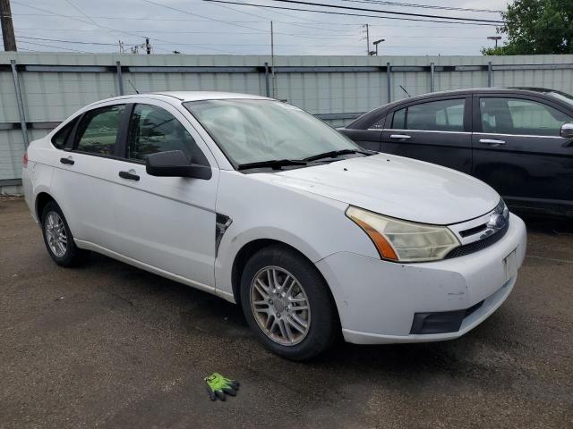 1FAHP35N68W223842 - 2008 FORD FOCUS SE WHITE photo 4