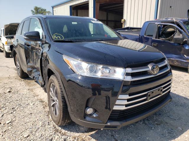 5TDJZRFH5JS838714 - 2018 TOYOTA HIGHLANDER SE BLACK photo 1