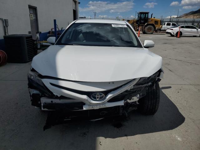 4T1G31AK5PU616951 - 2023 TOYOTA CAMRY SE NIGHT SHADE WHITE photo 5