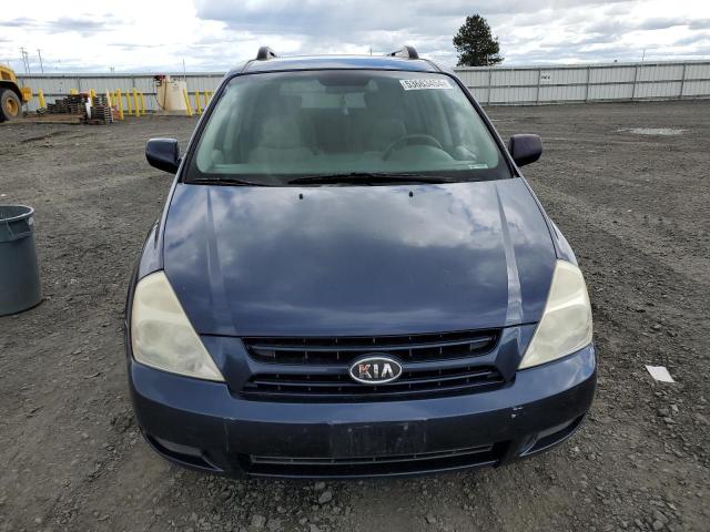 KNDMB233286202618 - 2008 KIA SEDONA EX BLUE photo 5