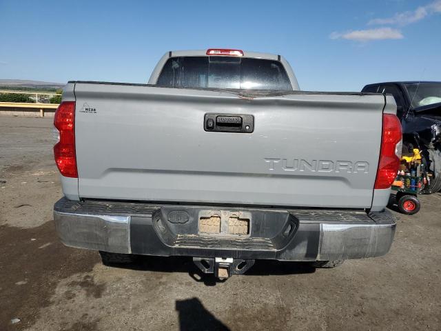 5TFUY5F19KX801253 - 2019 TOYOTA TUNDRA DOUBLE CAB SR/SR5 GRAY photo 6