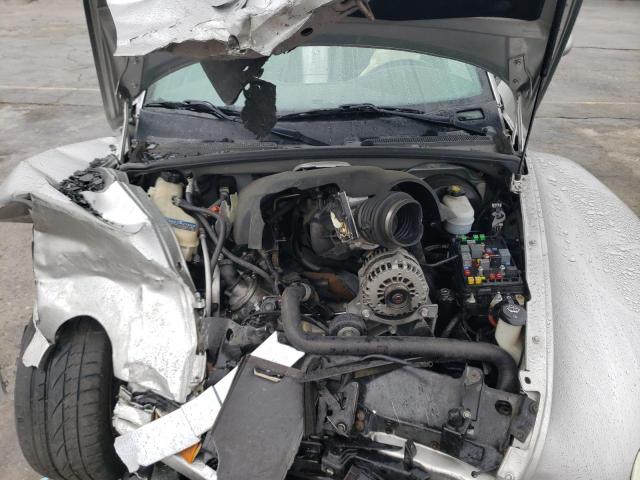 1GCES14H95B119439 - 2005 CHEVROLET SSR 银色 照片 11