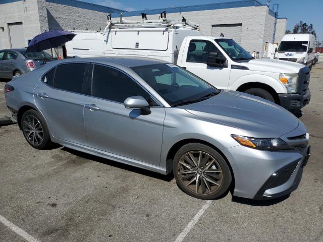 4T1G11AK2PU151955 - 2023 TOYOTA CAMRY SE NIGHT SHADE SILVER photo 4