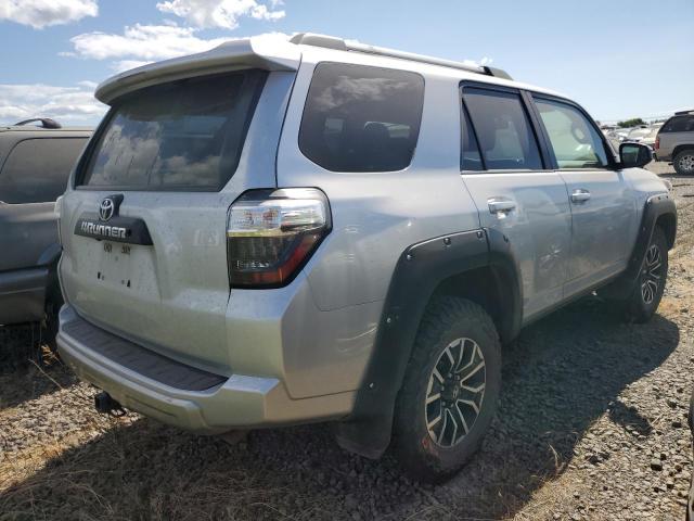 JTEBU5JR3G5323667 - 2016 TOYOTA 4RUNNER SR5/SR5 PREMIUM 银色 照片 3
