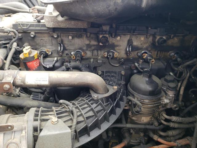 1FUJGLDV5GLGT7011 - 2016 FREIGHTLINER CASCADIA 1 წითელი ფოტო 9