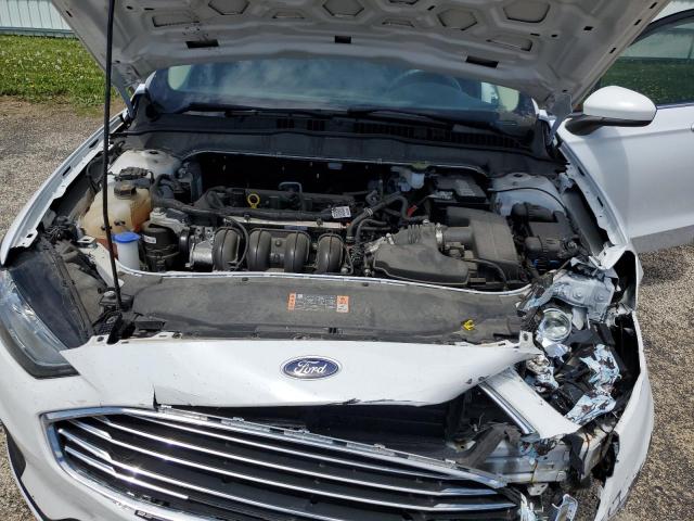 3FA6P0H70LR129017 - 2020 FORD FUSION SE WHITE photo 11