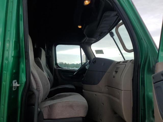 3AKJGLDR0HSHV9560 - 2017 FREIGHTLINER CASCADIA 1 GREEN photo 5