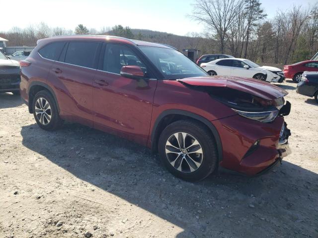 5TDGZRBH6MS099888 - 2021 TOYOTA HIGHLANDER XLE RED photo 4