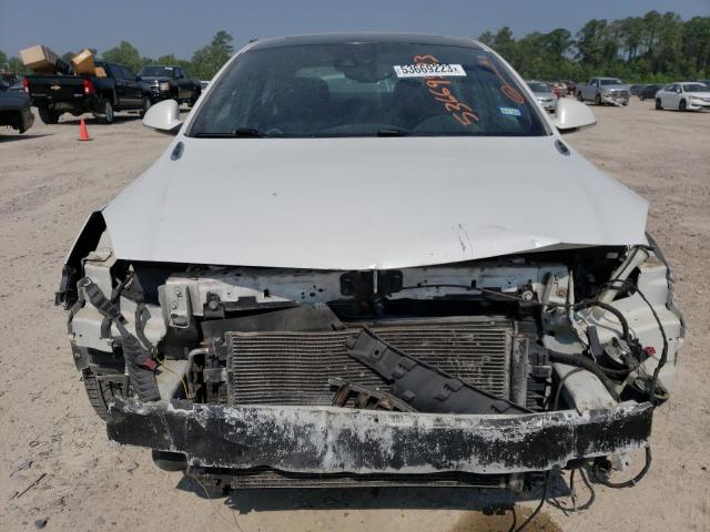 2G4GT5GX1H9154848 - 2017 BUICK REGAL GS თეთრი ფოტო 5