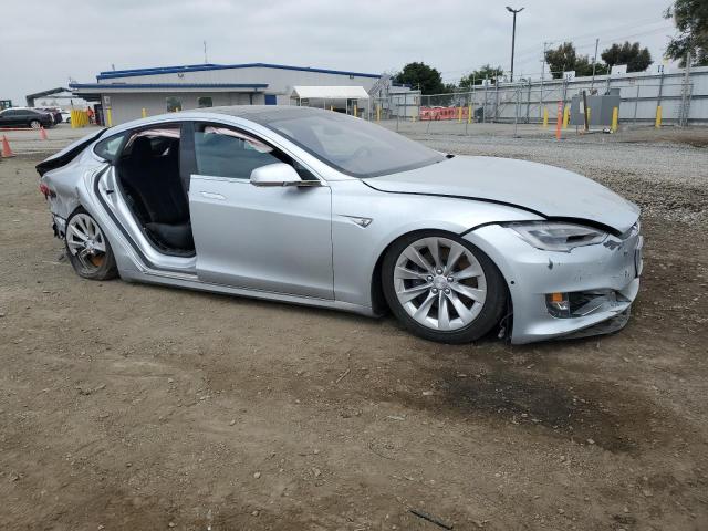 5YJSA1E21GF156811 - 2016 TESLA MODEL S 银色 照片 4