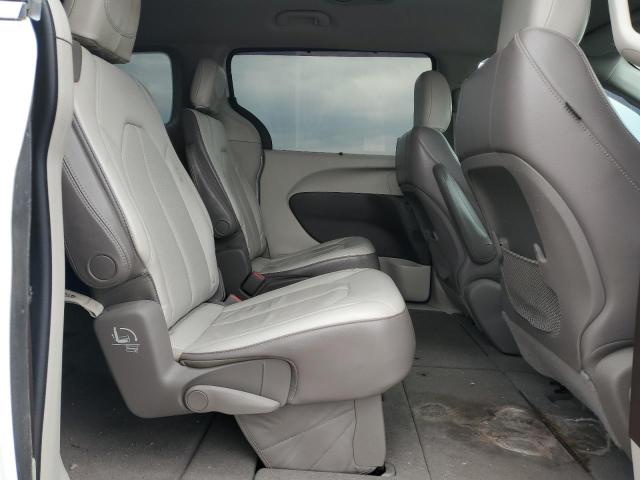 2C4RC1BG3JR141909 - 2018 CHRYSLER PACIFICA TOURING L WHITE photo 11