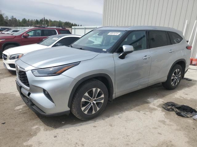 5TDGZRBH4MS081292 - 2021 TOYOTA HIGHLANDER XLE SILVER photo 1