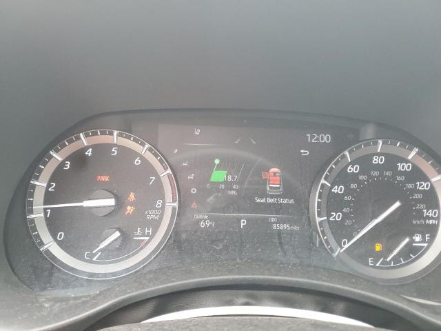 5TDGZRBH4MS081292 - 2021 TOYOTA HIGHLANDER XLE SILVER photo 9