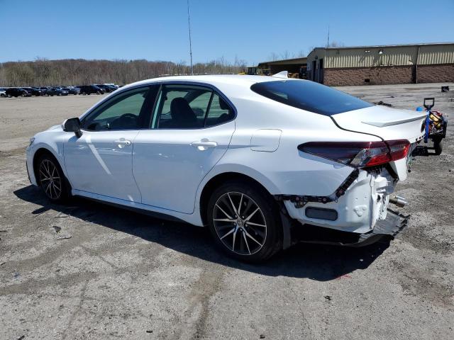 4T1G11AKXPU815080 - 2023 TOYOTA CAMRY SE NIGHT SHADE WHITE photo 2