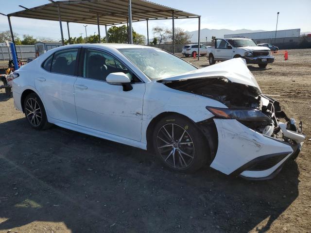4T1G11AK0PU085387 - 2023 TOYOTA CAMRY SE NIGHT SHADE WHITE photo 4