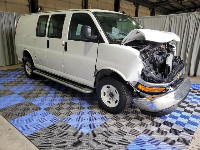 1GCWGAFP6P1200286 - 2023 CHEVROLET EXPRESS G2 WHITE photo 4