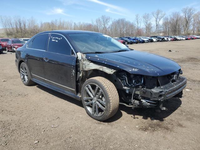 1VWDT7A32HC045104 - 2017 VOLKSWAGEN PASSAT R-LINE შავი ფოტო 4