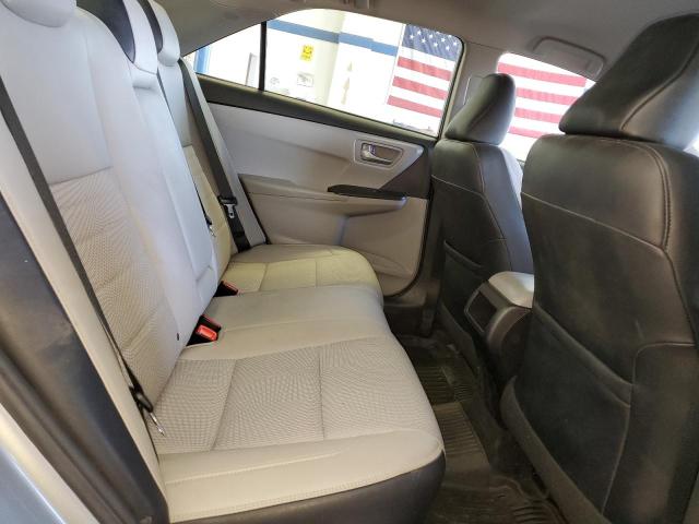 4T1BF1FK0HU688796 - 2017 TOYOTA CAMRY SE LE 银色 照片 10