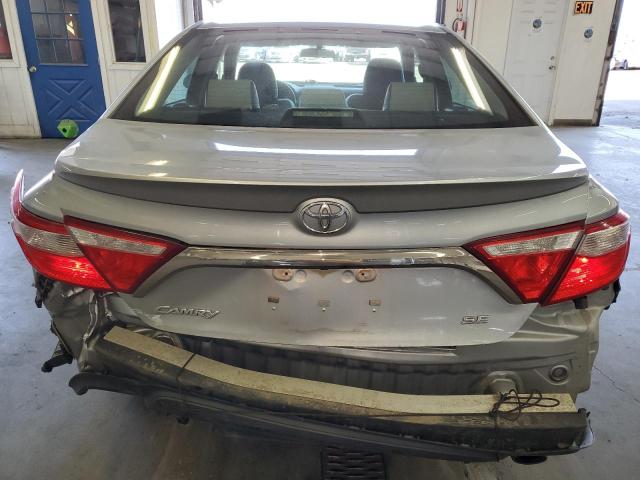 4T1BF1FK0HU688796 - 2017 TOYOTA CAMRY SE LE 银色 照片 6