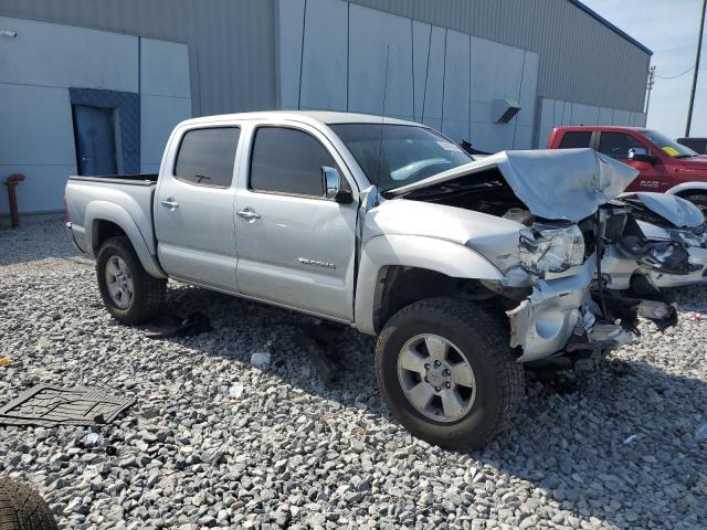 3TMJU62N26M028523 - 2006 TOYOTA TACOMA DOUBLE CAB PRERUNNER SILVER photo 4