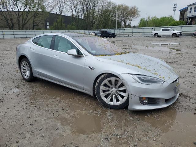 5YJSA1E29JF297097 - 2018 TESLA MODEL S ვერცხლისფერი ფოტო 4