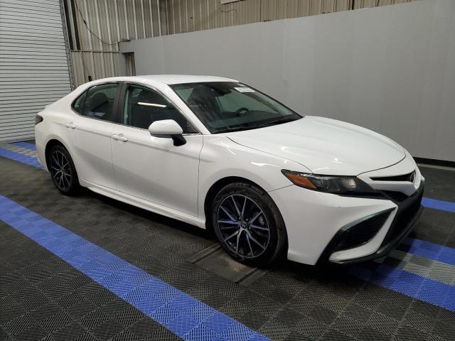 4T1G11AKXRU861172 - 2024 TOYOTA CAMRY SE NIGHT SHADE WHITE photo 4