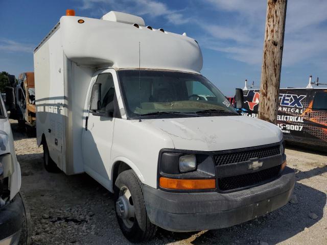 1GBJG31U871205089 - 2007 CHEVROLET G3100 WHITE photo 4