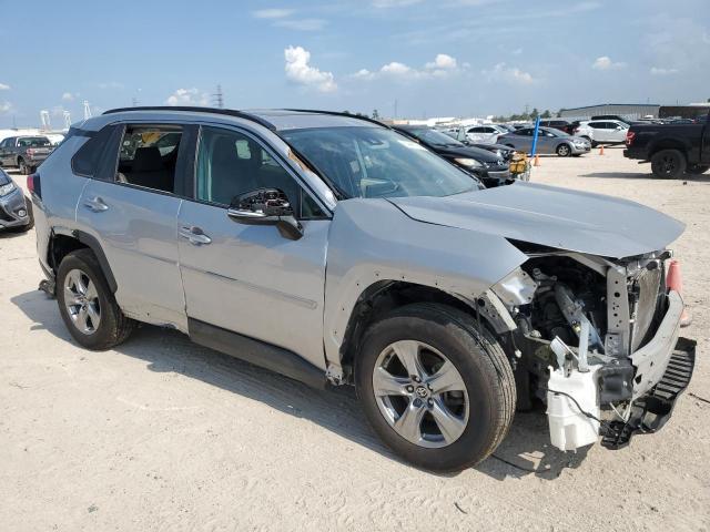 2T3C1RFV9MC134235 - 2021 TOYOTA RAV4 XLE PREMIUM SILVER photo 4