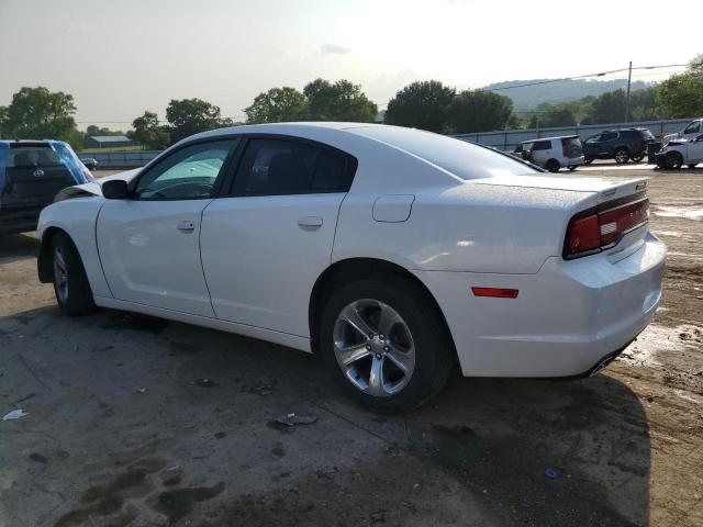 2C3CDXBG2DH735251 - 2013 DODGE CHARGER SE WHITE photo 2