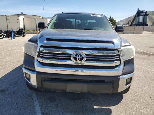 5TFRY5F18GX193951 - 2016 TOYOTA TUNDRA DOUBLE CAB SR/SR5 GRAY photo 5