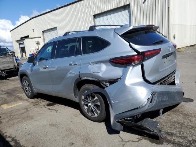 5TDHZRBH8LS503843 - 2020 TOYOTA HIGHLANDER XLE SILVER photo 2