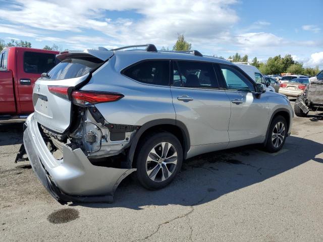 5TDHZRBH8LS503843 - 2020 TOYOTA HIGHLANDER XLE SILVER photo 3